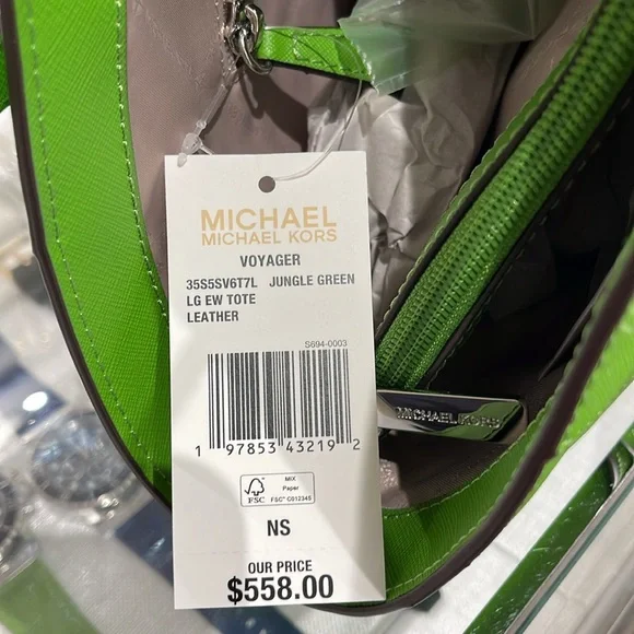 Michael Kors Voyager Large Saffiano Leather Tote Bag
Jangle Green 
NWT - Picture 9 of 16